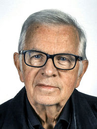 Sveinn R. Eyjólfsson fyrrverandi blaðaútgefandi.
