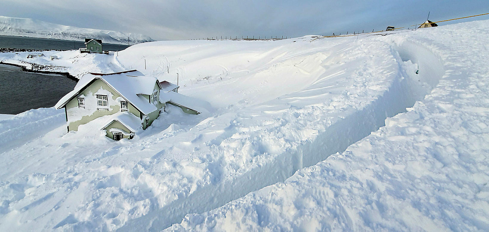 Avalanche Ingeniously Prevented Video Iceland Monitor