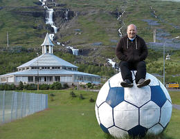 Dirk Harten, on the ball, at Eskjuvöllur field, Eskifjörður, the East Fjords.