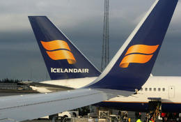 Fyrirhuguð fjárhagsleg endurskipulagning Icelandair stendur nú og fellur með því að flugfélagið nái að semja við Flugfreyjufélag Íslands fyrir hluthafafund sem fer fram 22. maí.