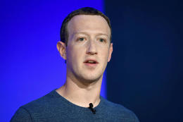 Er Zuckerberg þannig orðinn hluti af fámennum hópi auðkýfinga sem metnir eru á 100 milljarða dala eða meira. Fyrir eru í þeim hópi einungis Jeff Bezos, stofnandi Amazon, og Bill Gates, stofnandi Microsoft.