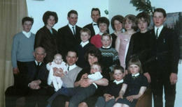 An old photo of the Kjóastaðir family.
