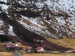 The mudslide occurred dangerously close to the farm Hof.