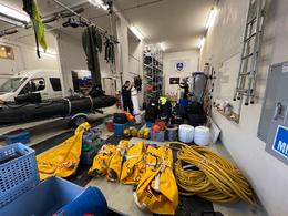 Divers getting ready for the operation.