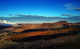 Land continues to rise at Svartsengi and it has been rising approximately 1 cm each day in the last few days.