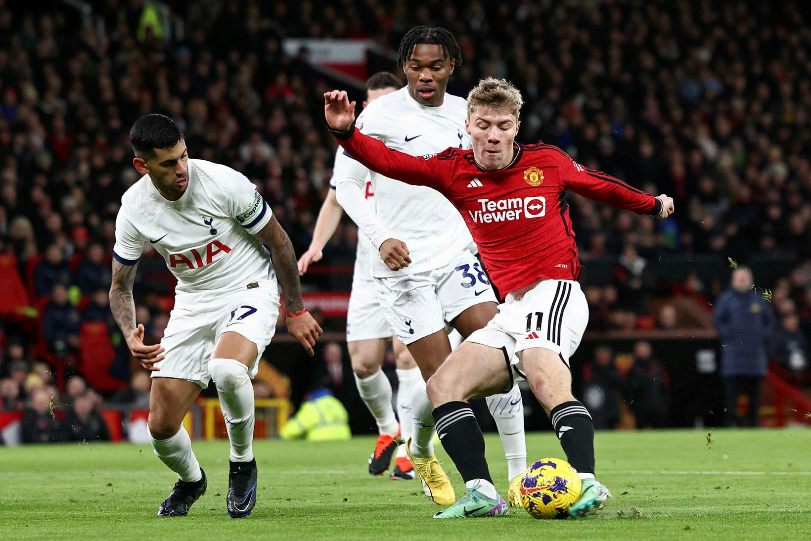 Man. United - Tottenham, staðan er 1:0