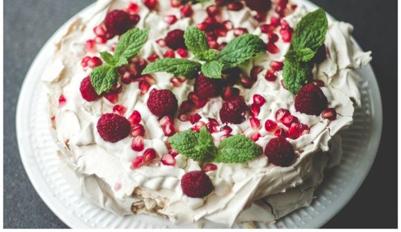 Dýrðleg pavlova með sumarlegu ívafi