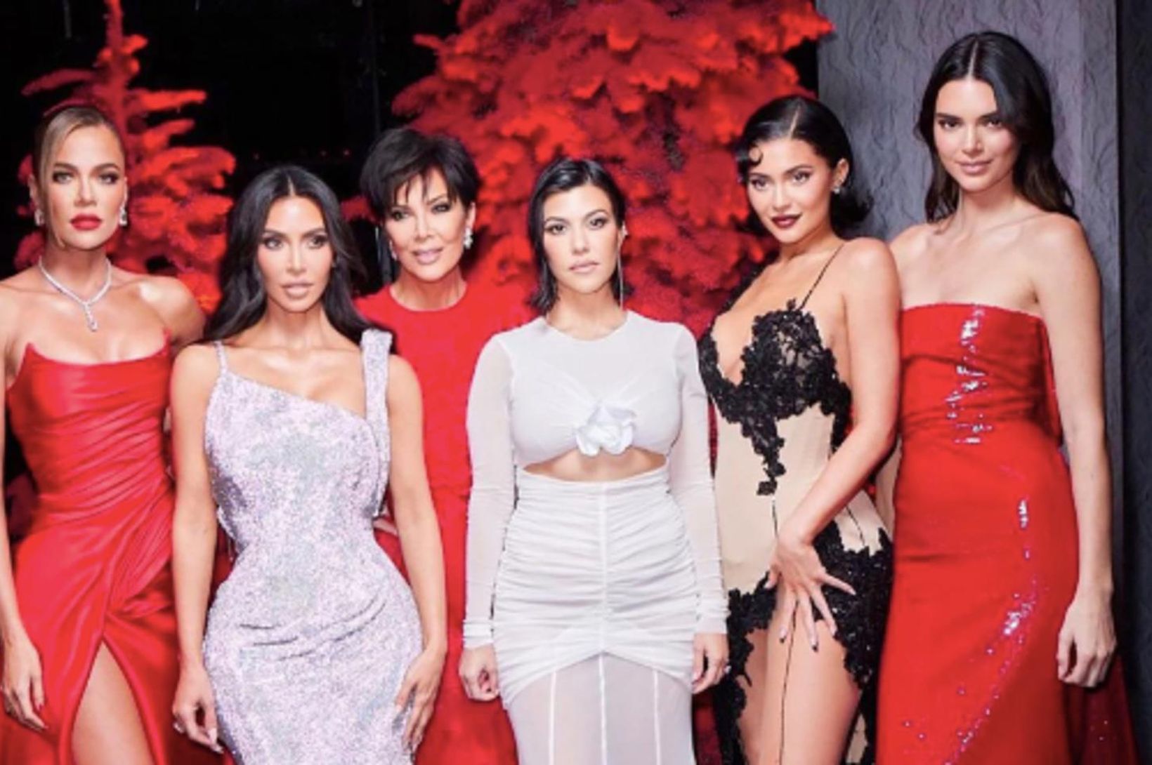 Telja eitthvað bogið við jólamynd Kardashian