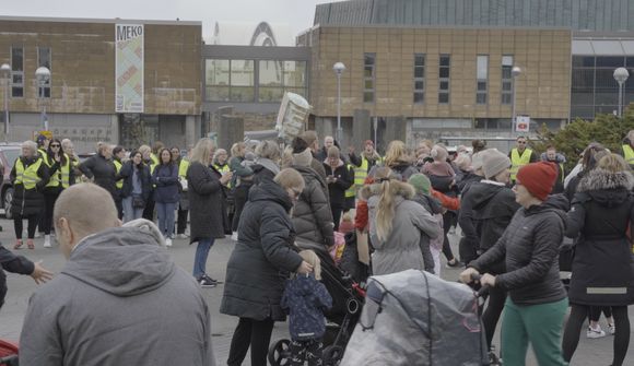 Myndskeið: Mætt með börnin á samstöðufund