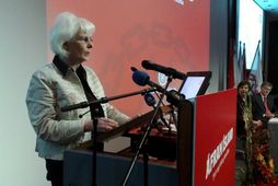 Jóhanna Sigurðardóttir, félagsmálaráðherra, undirritaði samkomulag með fulltrúum ASÍ og SA um jafnréttismál.