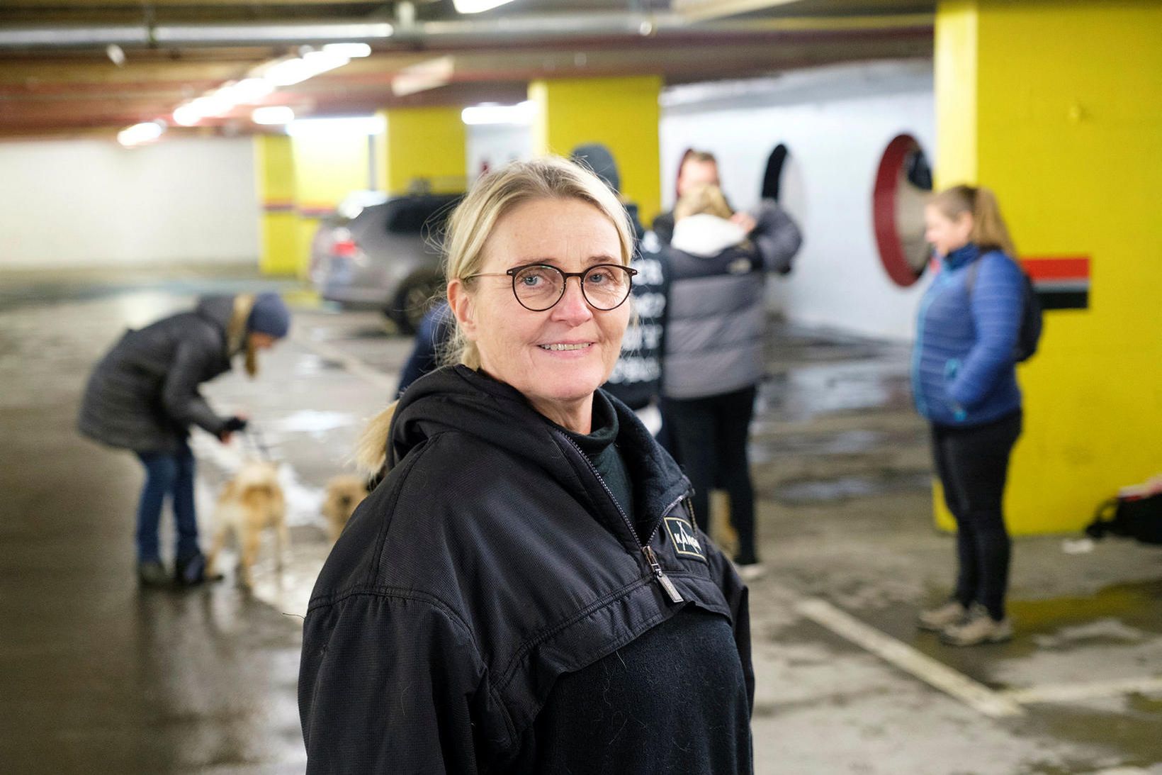 Valgerður Júlíusdóttir hundaþjálfari segir mikilvægt að fara á námskeið.