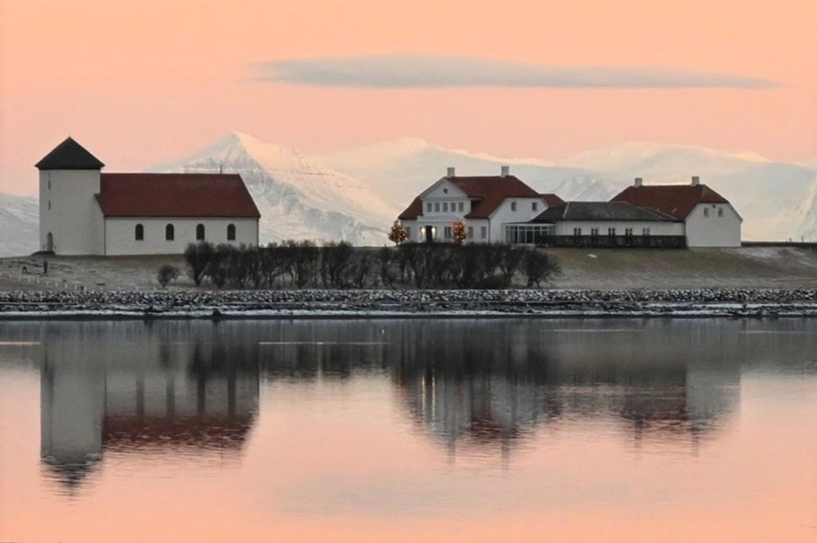 Tólf fengu fálkaorðuna í dag