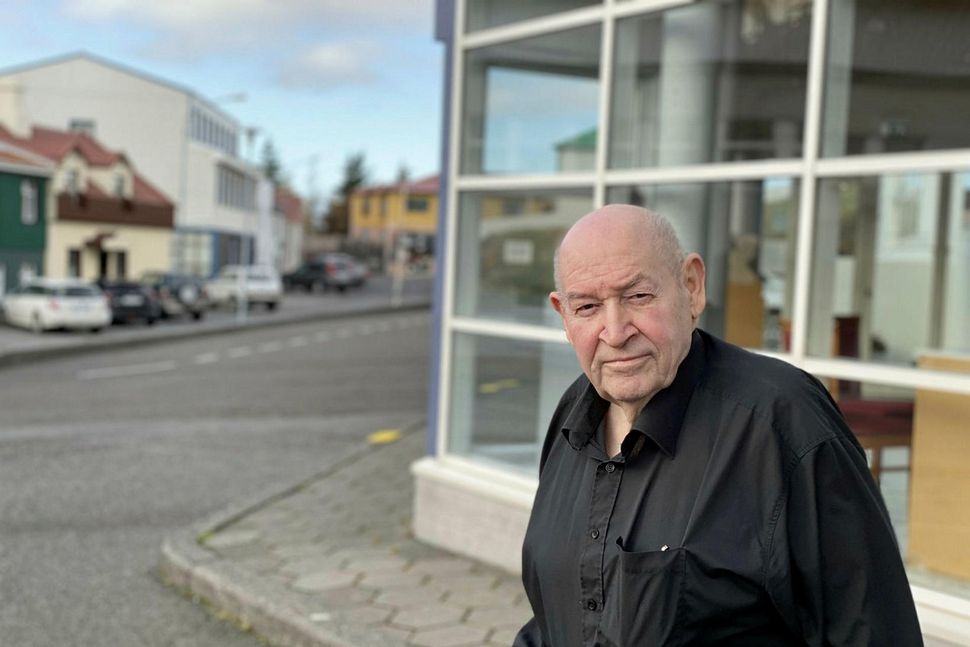 Pétur Geirsson keypti Hótel Borgarnes árið 1990.
