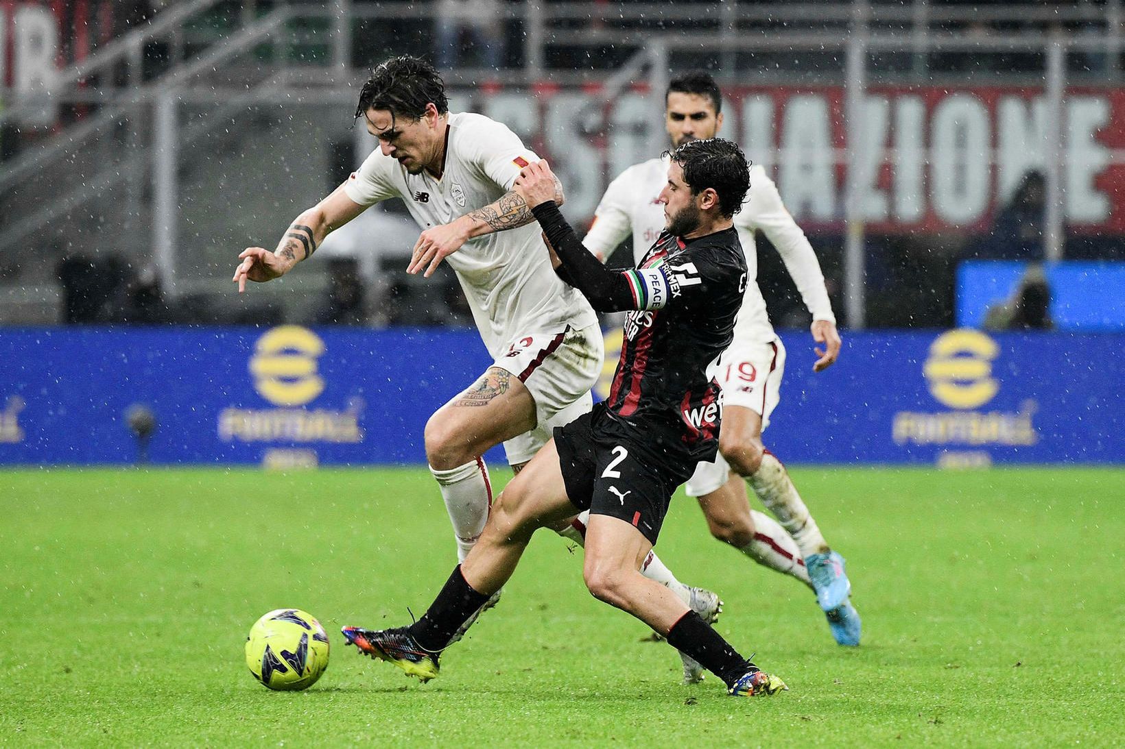 Nicolo Zaniolo, til vinstri, í leik með Roma.
