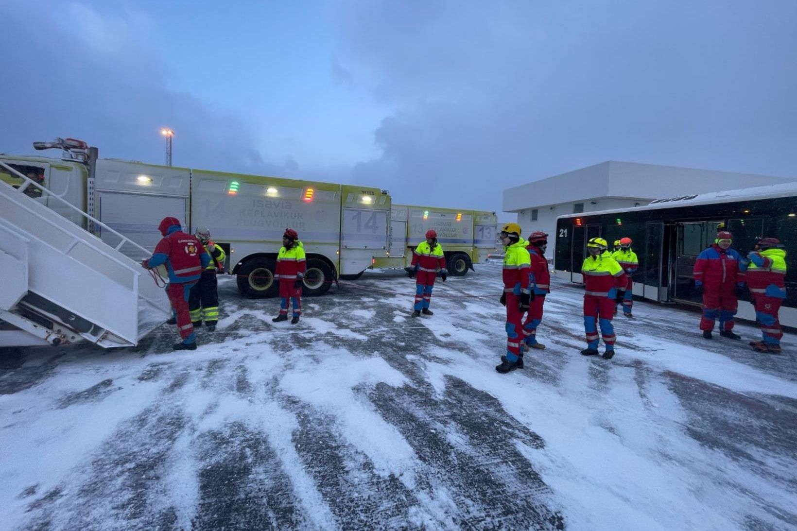 Frá aðgerðunum á Keflavíkurflugvelli fyrr í dag.