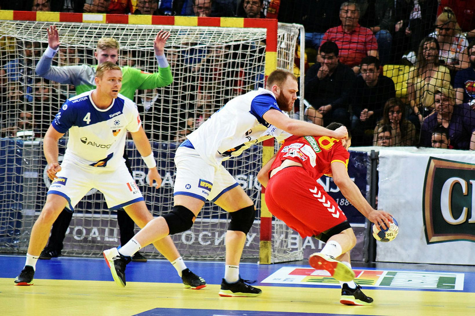 Viktor og Aron drjúgir hjá toppliðunum