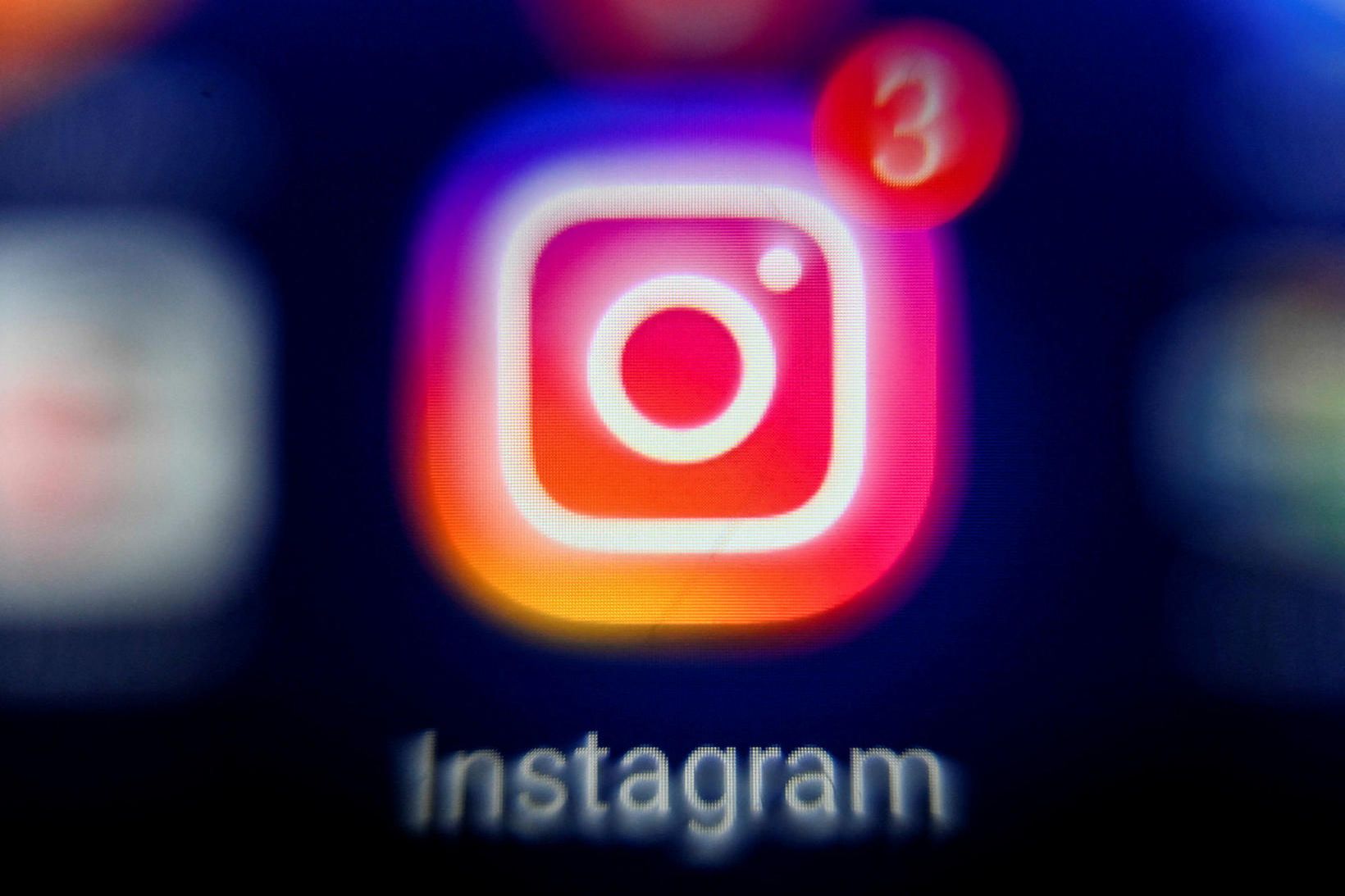 Instagram lá niðri.