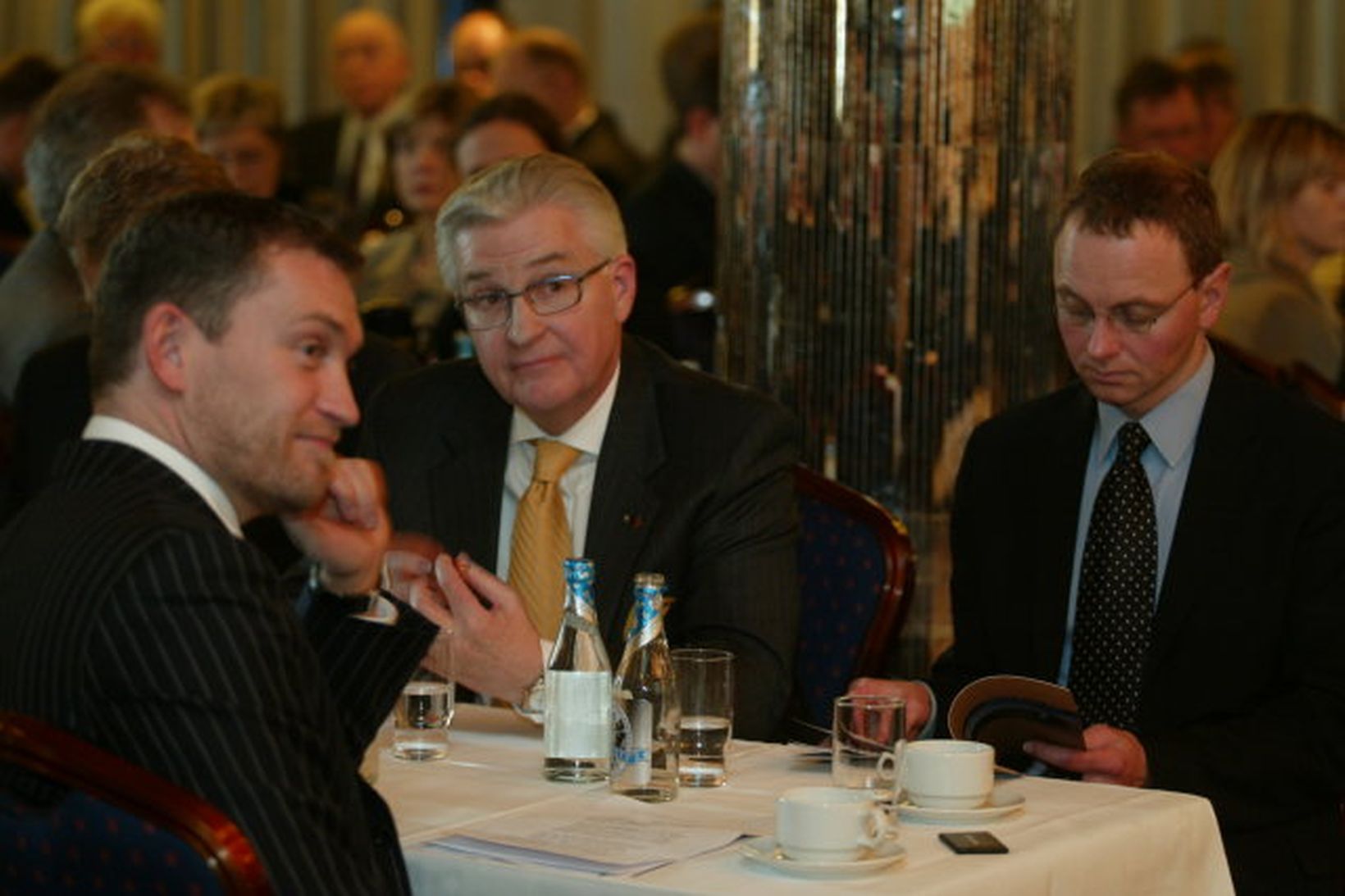 Björgólfur Thor Björgólfsson (l.t.v.) og Björgólfur Guðmundsson. Lengst til hægri …