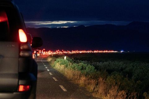 Röðin til þess að blása eftir að fyrsta ferjan kom til hafnar, um þremur tímum …