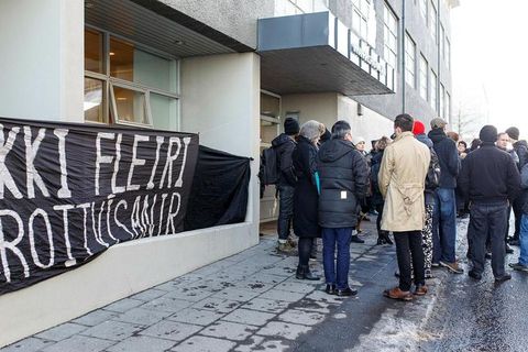 Protests outside the Ministry for the Interior to stop asylum seekers being turned away.