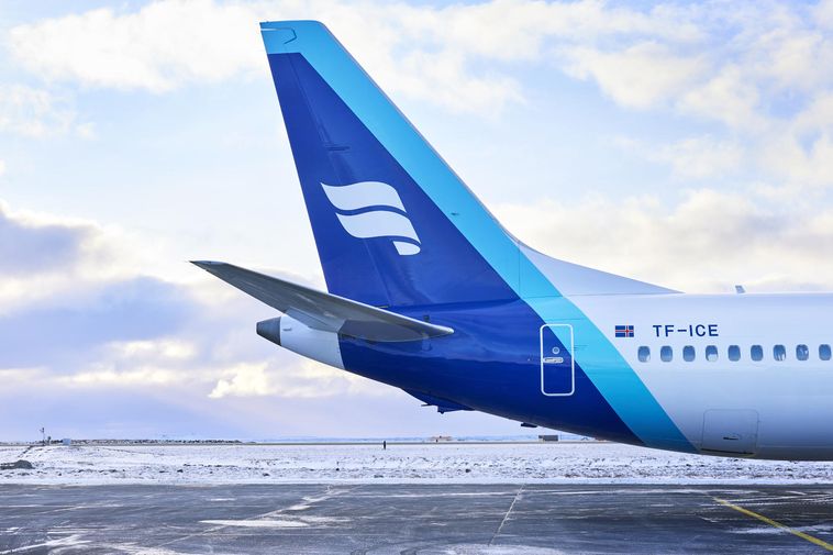 Last year Icelandair 3.7 million passengers, compared to 1.5 million passengers in 2021.