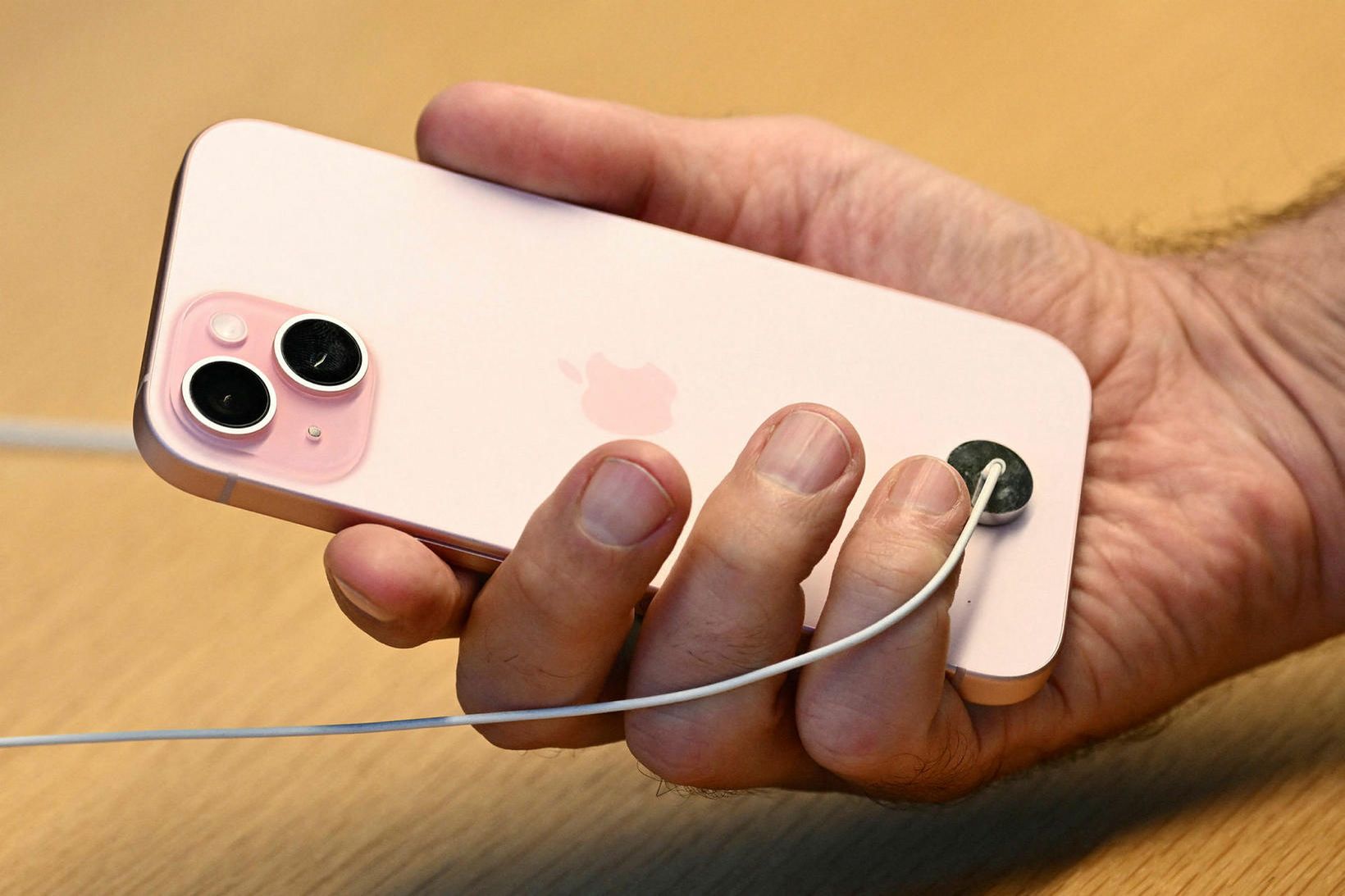 iPhone 15 getur hitnað fram úr hófi.
