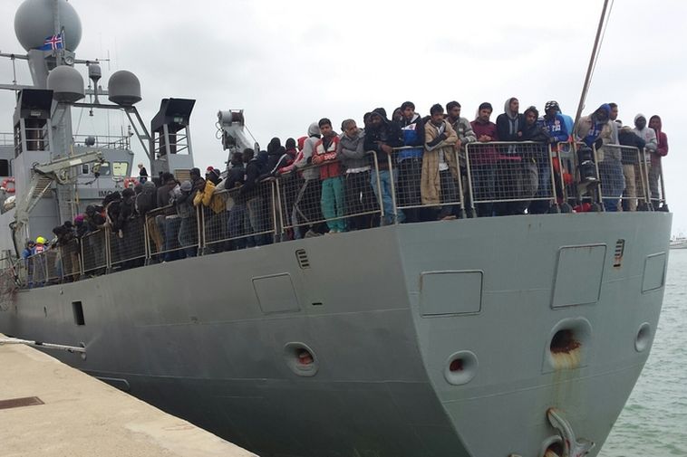 Coast guard ship Týr arrives in Pozzallo in Sicly today carrying 320 refugees