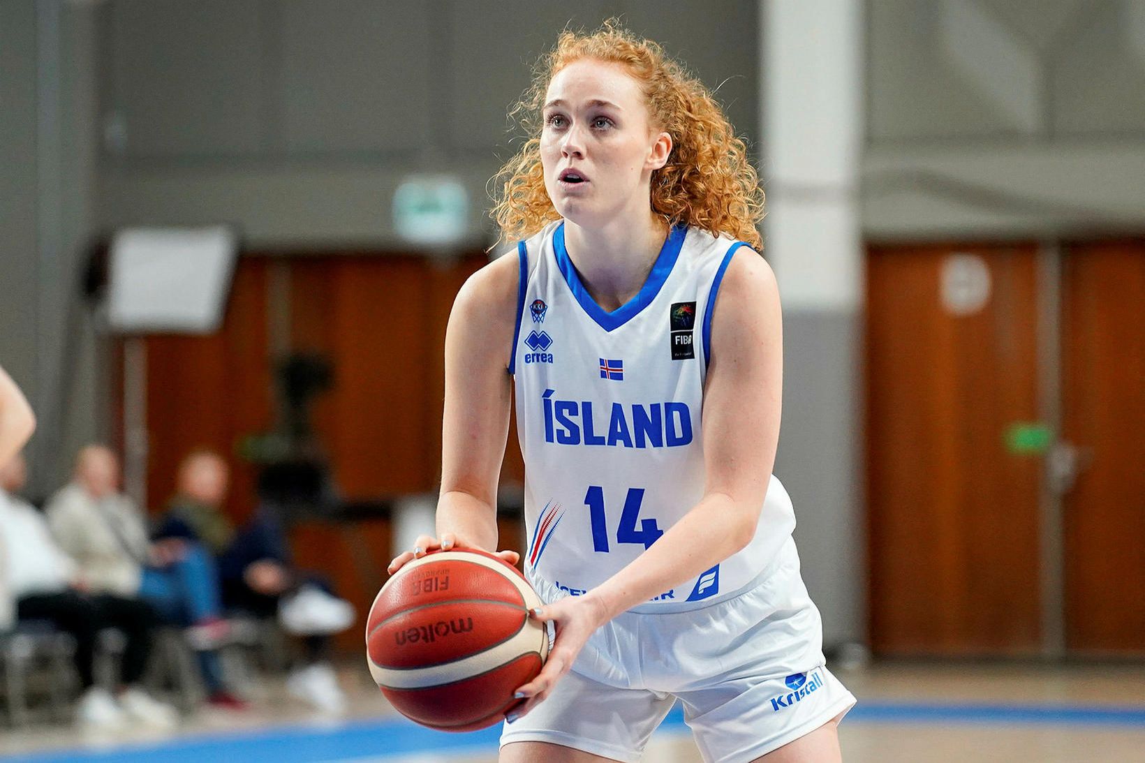 Sara Rún Hinriksdóttir í leik með íslenska landsliðinu.