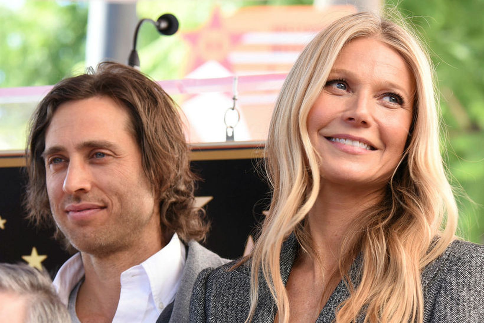 Brad Falchuk og Gwyneth Paltrow elska París.