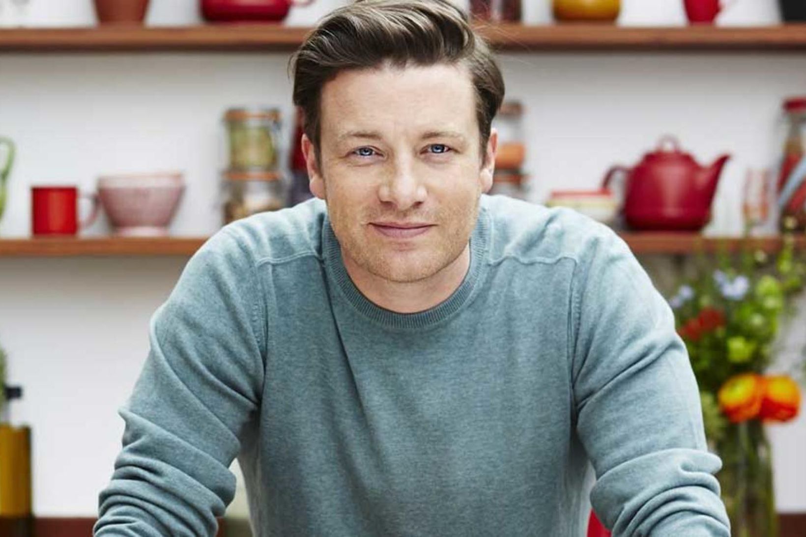 Sjónvarpskokkurinn frægi, Jamie Oliver, gefur út nýja bók.