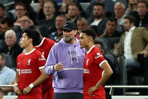 Jürgen Klopp talaði meðal annars um klikkaðar ákvarðanir hjá dómarateyminu eftir tapið gegn Tottenham á …