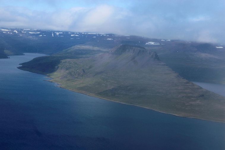 Flight to Ísafjörður