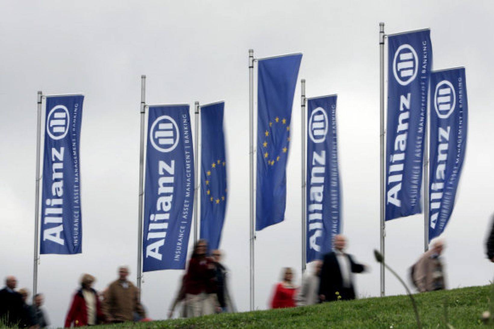 Eyjólfur Lárusson, framkvæmdastjóri Allianz, segir að breytingar á skilmálum verði …