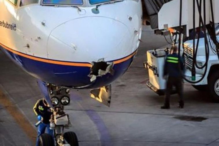 Lightning blows hole in Icelandair jet - Iceland Monitor