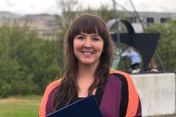 Hér er Sara Martí á sjálfan útskriftardaginn frá Háskólanum á Bifröst. Þaðan útskrifaðist hún úr …
