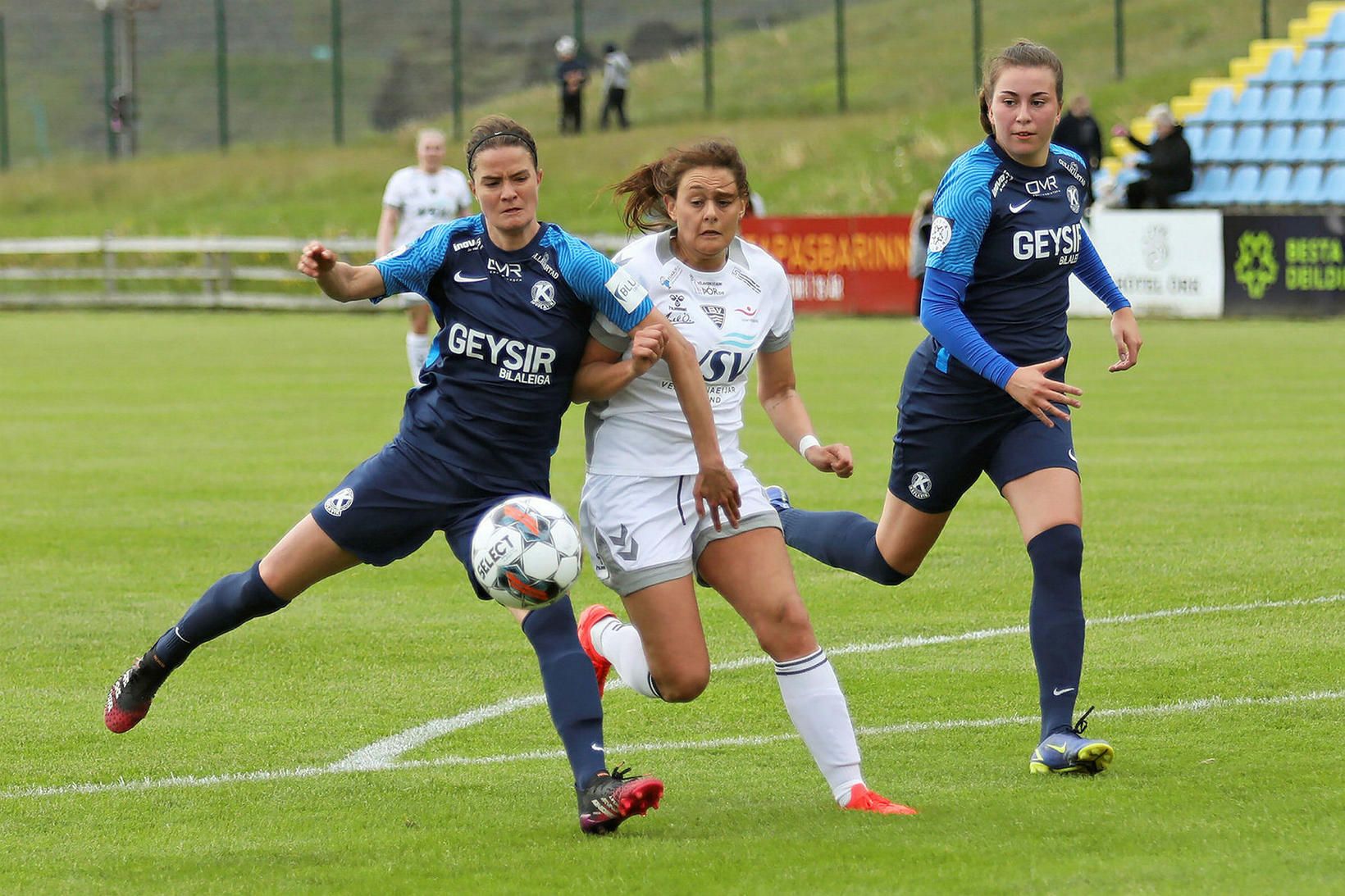 Caroline Van Slambrouck, Kristín Erna Sigurlásdóttir og Elín Helena Karlsdóttir …