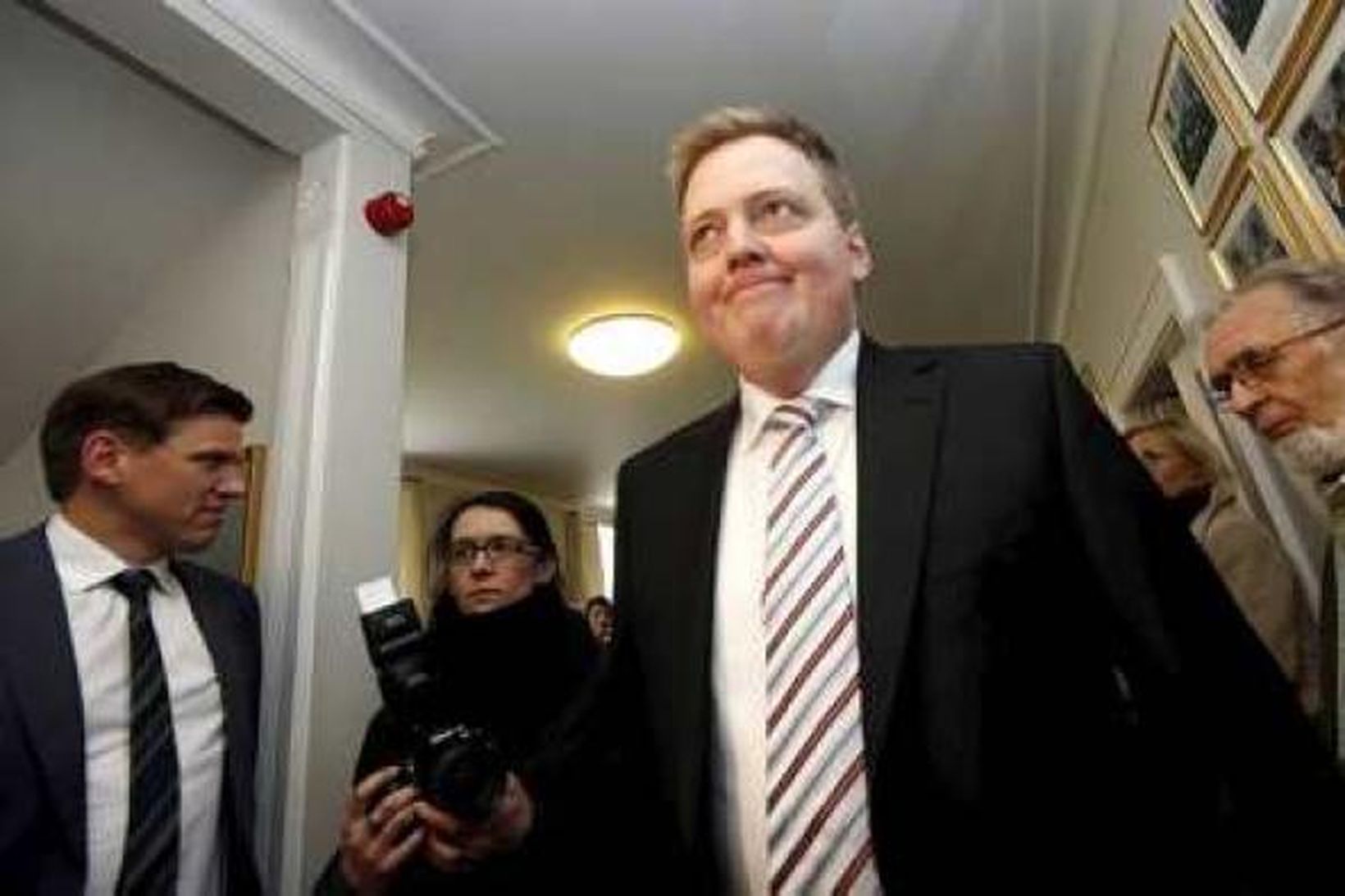 Sigmundur Davíð Gunnlaugsson kemur til að taka við lyklum að …