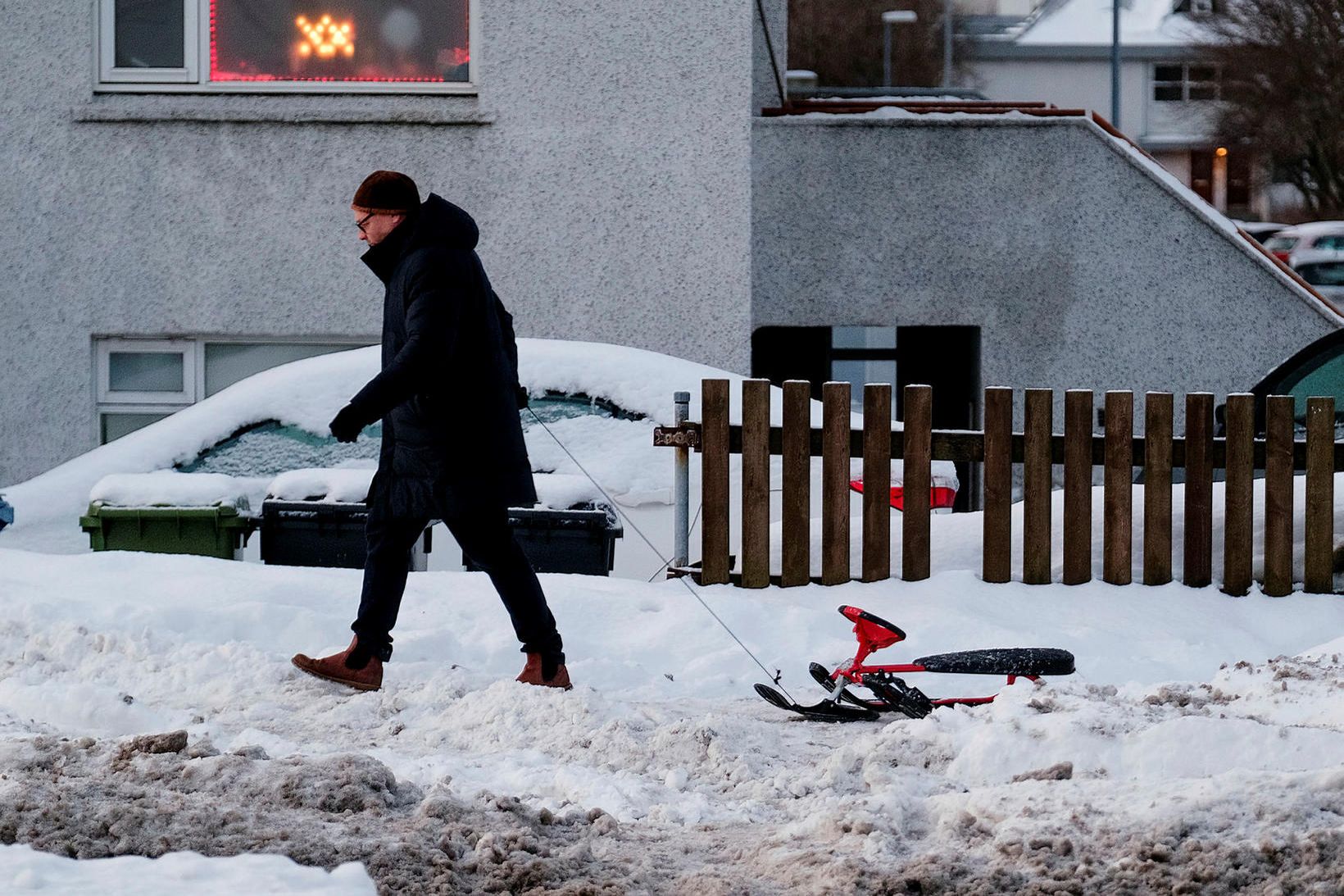 Gert er ráð fyrir áframhaldandi hægviðri og frosti í dag …