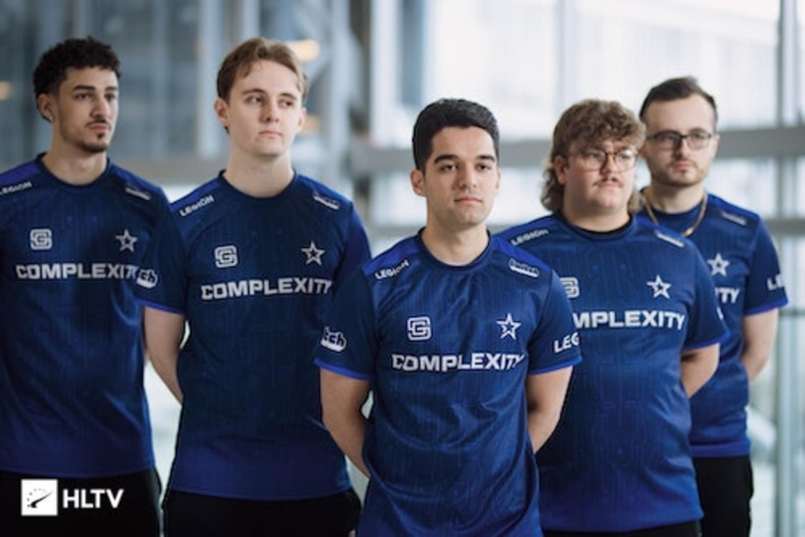 Complexity keppir fyrir hönd Bandaríkjanna.