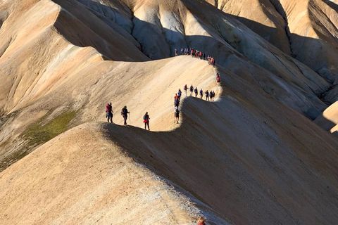 Members of Fjallavinir, hiking along Uppgönguhryggur ridge. Click on the picture for a better view.