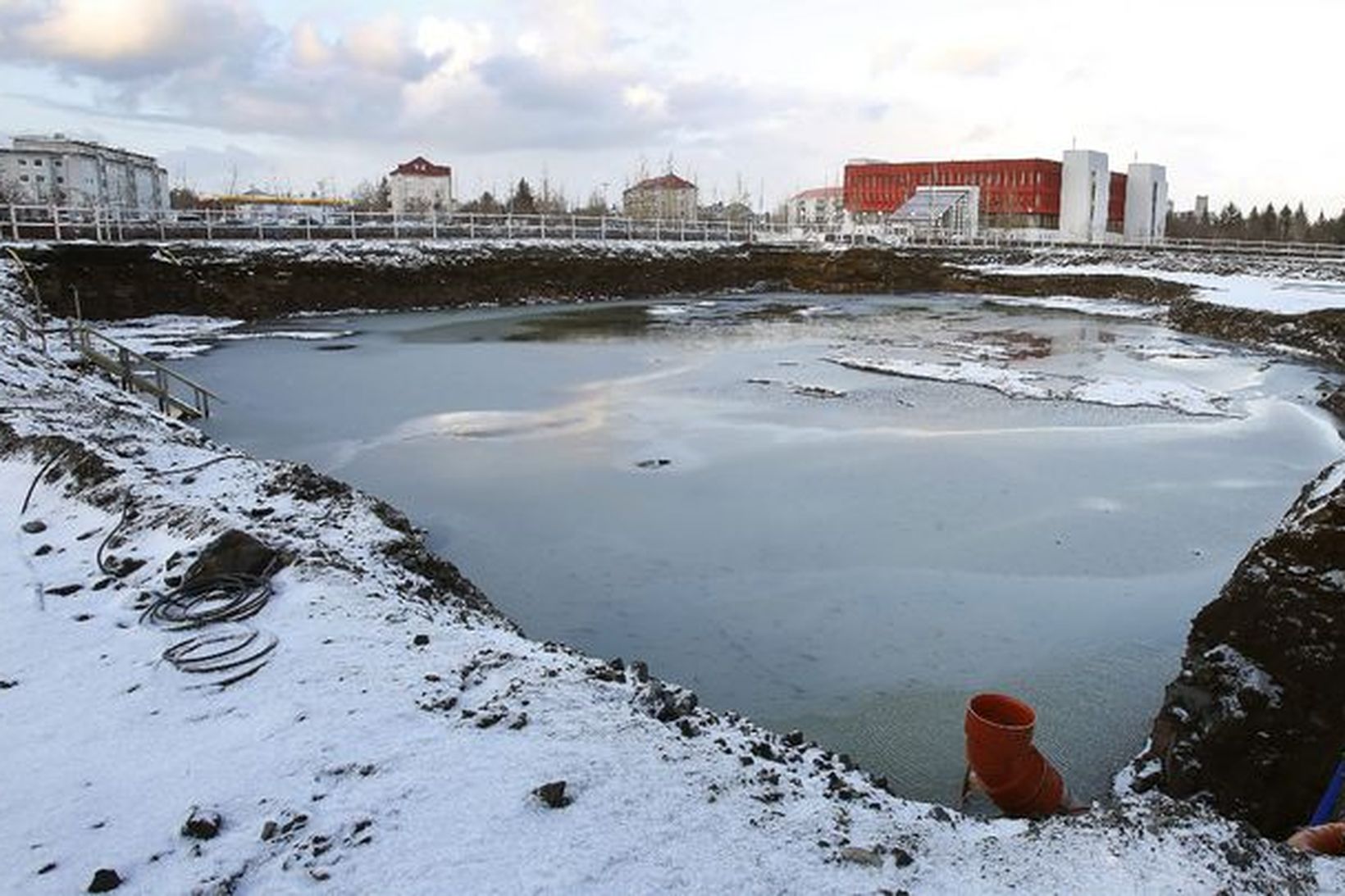 Grunnur að Húsi íslenskra fræða er við Þjóðarbókhlöðuna.