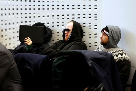 Þeir sem mættu fyrir dómi lýstu sig allir saklausa af ákærum.