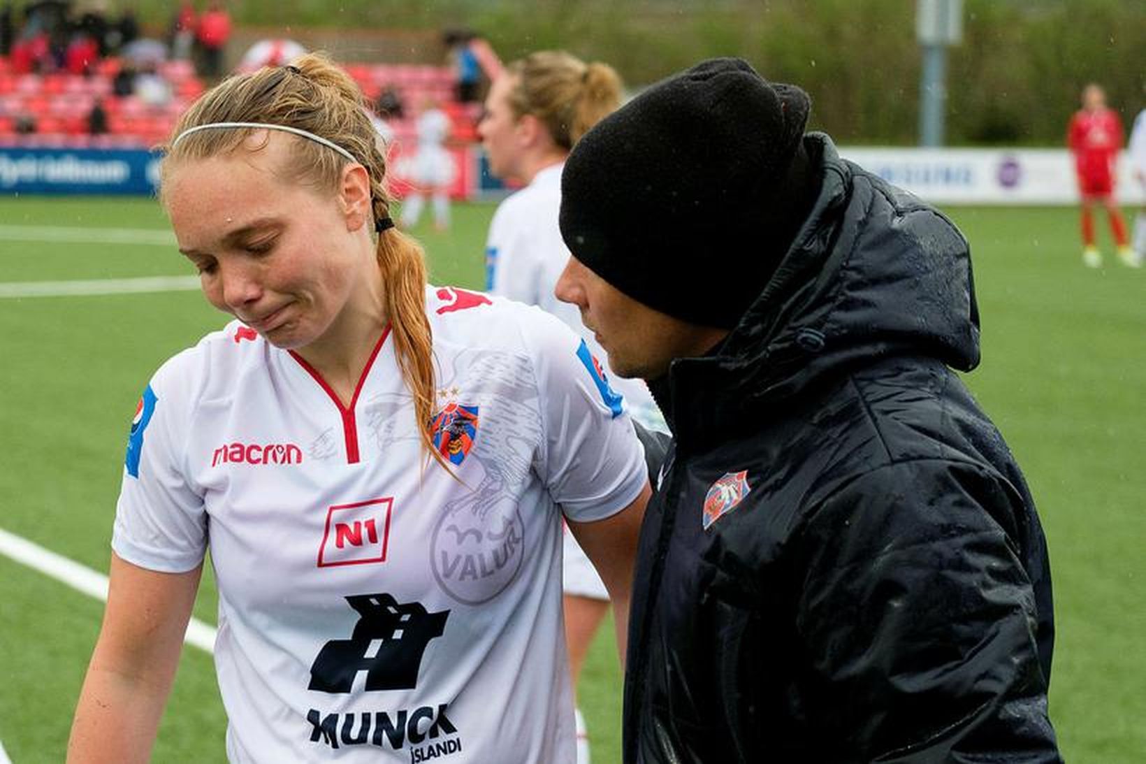 Margrét Lára Viðarsdóttir haltrar af velli.