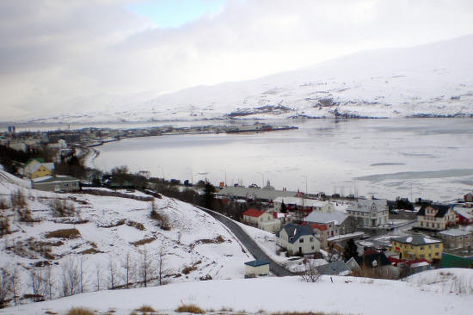 Frá aðgerðunum í dag. Að sögn lögreglu náði bílalestin um …
