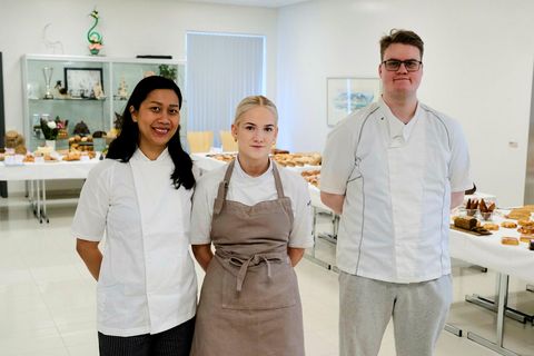 Þessi þrjú voru meðal þeirra sem þreyttu sveinsprófið í bakaraiðn í vikunni: Denis Anastasia Sudjono, …
