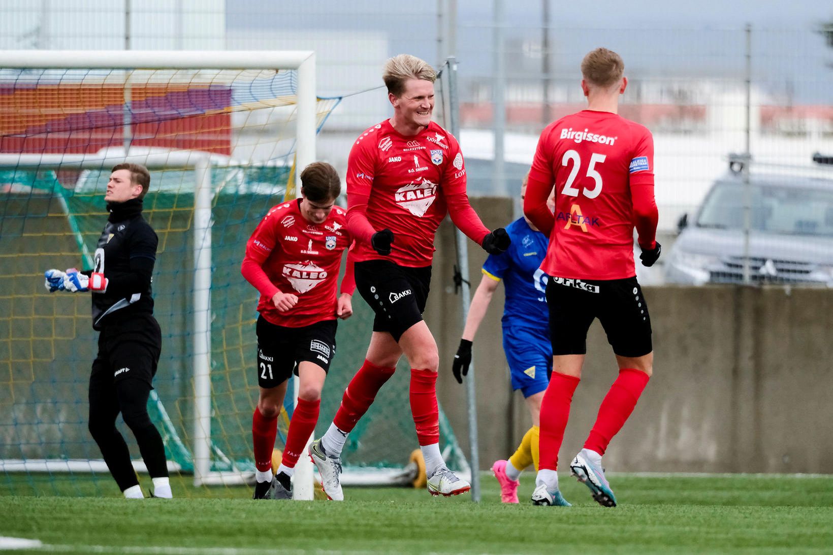 Afturelding er á toppi 1. deildar karla í knattspyrnu.
