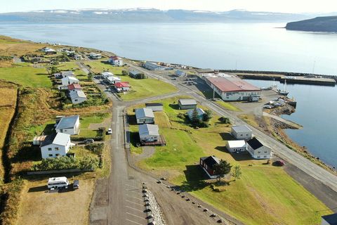 Vilborg Arnarsdóttir, opnaði Raggagarð í minningu sonar síns, Ragnars Freys, sem lést aðeins 17 ára …