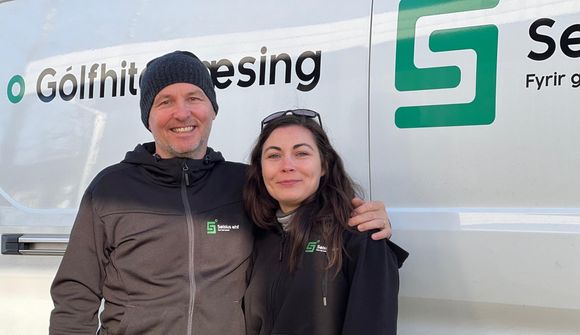 Missti vinnuna og stofnaði fyrirtæki með ástinni