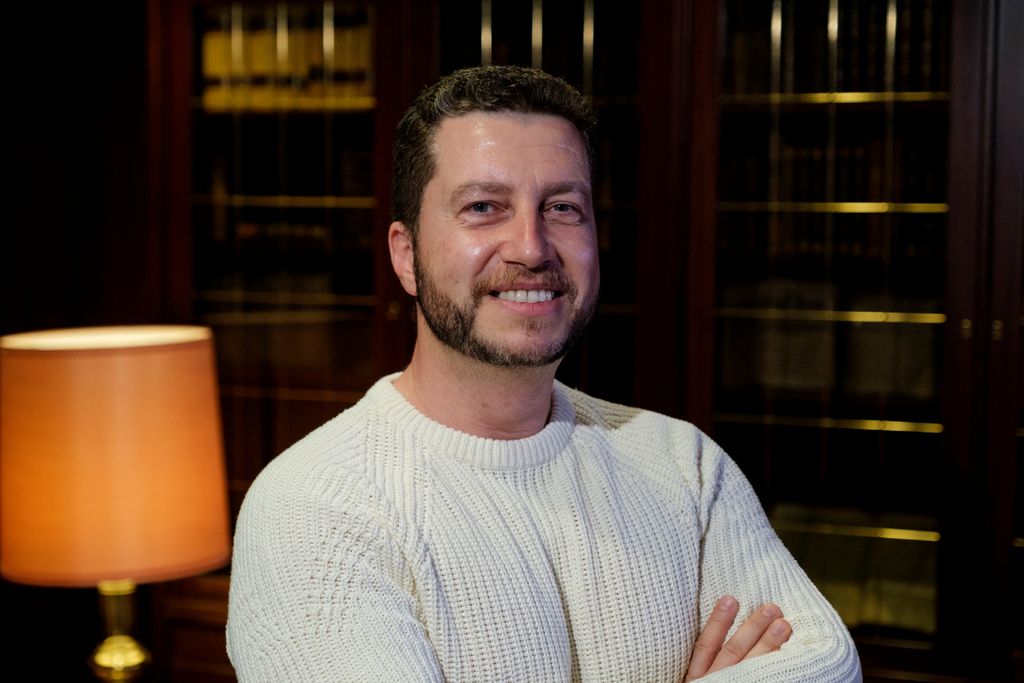 Alþjóðamál Rúmenski sagnfræðingurinn Radu Albu-Comanescu segir að Ísland og Rúmenía þurfi að glíma við sömu vandamál í alþjóðamálum.