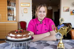 Guðbjörg Salvör Skarphéðinsdóttir bakaranemi lenti í öðru sæti í Nemakeppni Kornax og býður upp á …